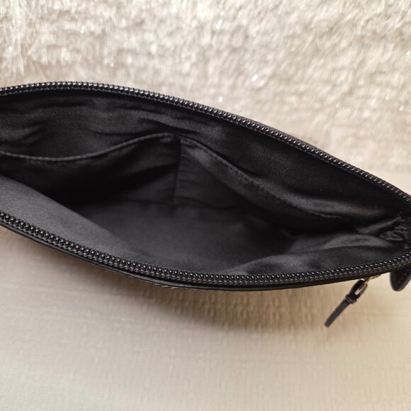 Coach Signature Canvas LG Chubby Black Patent Trim Zip-Top Pouch - Picture 4 of 6